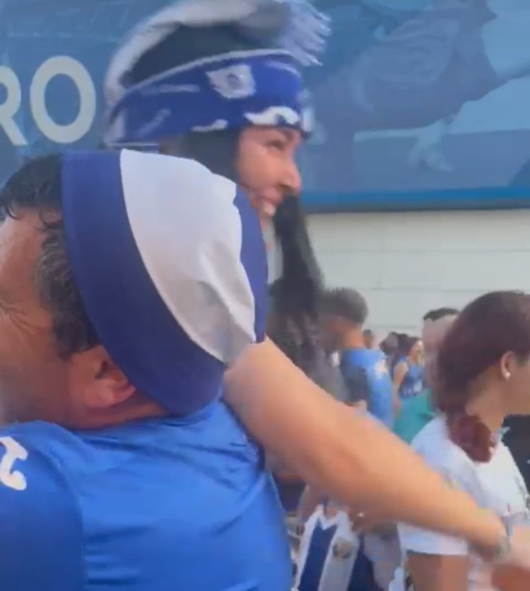 Richardcon3ras's tweet photo. Siempre contigo 🔵⚪🔵⚪🔵 @laauracr01 https://t.co/HoODyOWnLg