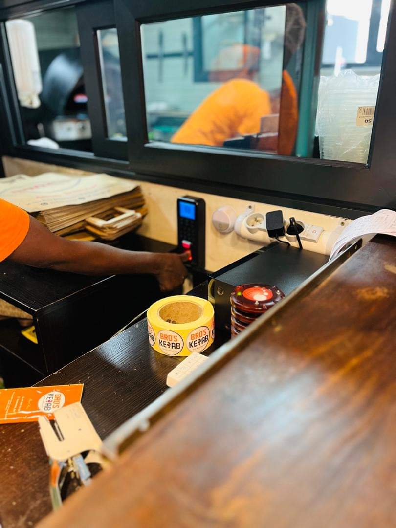 AfridevG's tweet photo. 🚨 🚨🚨
Maintenance du logiciel de caisse LEO2 et mise en place d'un système de pointage chez le restaurant BRO'S KEBAB. 

Merci pour la confiance 

 #securité  #pointage  #reseauetsecurité  #logicieldecaisse https://t.co/QqWbtRAucC