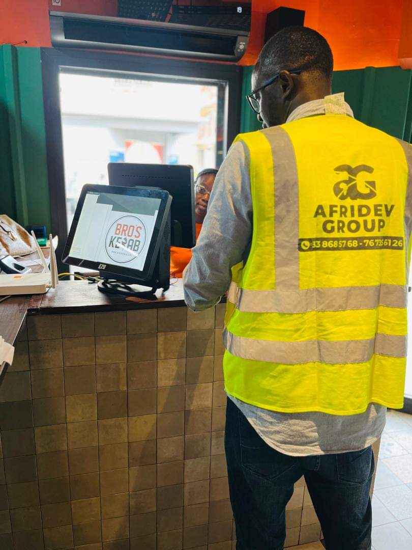 AfridevG's tweet photo. 🚨 🚨🚨
Maintenance du logiciel de caisse LEO2 et mise en place d'un système de pointage chez le restaurant BRO'S KEBAB. 

Merci pour la confiance 

 #securité  #pointage  #reseauetsecurité  #logicieldecaisse https://t.co/QqWbtRAucC
