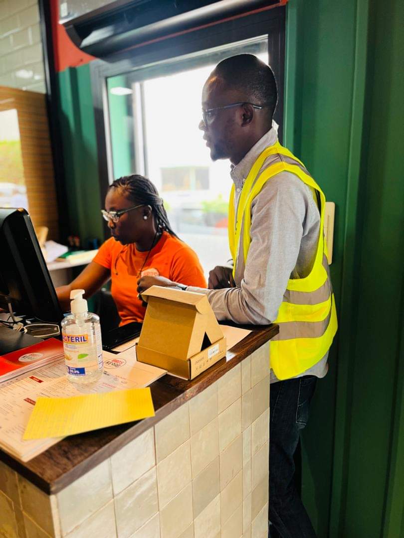 AfridevG's tweet photo. 🚨 🚨🚨
Maintenance du logiciel de caisse LEO2 et mise en place d'un système de pointage chez le restaurant BRO'S KEBAB. 

Merci pour la confiance 

 #securité  #pointage  #reseauetsecurité  #logicieldecaisse https://t.co/QqWbtRAucC