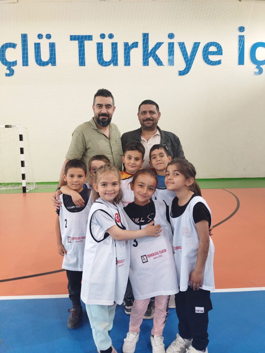 Ahmet Temel (@ahmettemel38) on Twitter photo “2. Geleneksel Oyunlarla Değerlerimi Yaşıyorum” projesi 1. Sınıflar Yağ Satarım Bal Satarım Oyununda <a href="/KatrancOrtaokul/">Katrancı İlk/Ortaokulu</a> ilçe 3. olmuştur.
Öğretmen ve öğrencilerimizi tebrik ederiz.
<a href="/tcmeb/">Millî Eğitim Bakanlığı</a> <a href="/aksarayvaliligi/">T.C. Aksaray Valiliği</a> <a href="/Aksaray_MEM/">Aksaray İl Millî Eğitim Müdürlüğü</a> <a href="/Eskil_MEM/">Eskil İlçe Milli Eğitim Müdürlüğü</a> <a href="/TC_Eskil/">T.C. Eskil Kaymakamlığı</a> <a href="/brahimKler2/">İbrahim Kılıçer</a> “2. Geleneksel Oyunlarla Değerlerimi Yaşıyorum” projesi 1. Sınıflar Yağ Satarım Bal Satarım Oyununda <a href="/KatrancOrtaokul/">Katrancı İlk/Ortaokulu</a> ilçe 3. olmuştur.
Öğretmen ve öğrencilerimizi tebrik ederiz.
<a href="/tcmeb/">Millî Eğitim Bakanlığı</a> <a href="/aksarayvaliligi/">T.C. Aksaray Valiliği</a> <a href="/Aksaray_MEM/">Aksaray İl Millî Eğitim Müdürlüğü</a> <a href="/Eskil_MEM/">Eskil İlçe Milli Eğitim Müdürlüğü</a> <a href="/TC_Eskil/">T.C. Eskil Kaymakamlığı</a> <a href="/brahimKler2/">İbrahim Kılıçer</a>