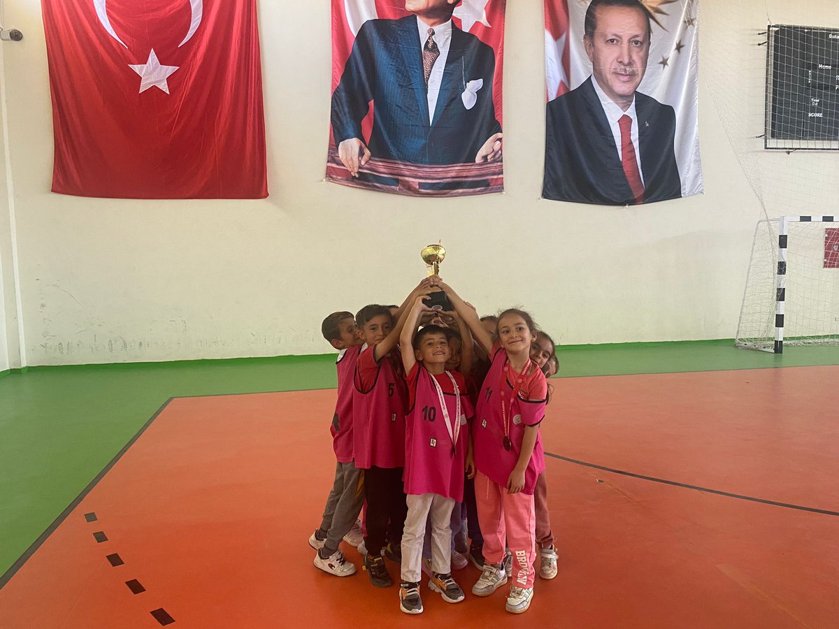 Ahmet Temel (@ahmettemel38) on Twitter photo “2. Geleneksel Oyunlarla Değerlerimi Yaşıyorum” projesi 1. Sınıflar Yağ Satarım Bal Satarım Oyununda <a href="/sehit_bozdag/">Şehit Recep Bozdağ İlkokulu</a> ilçe 2. olmuştur.
Öğretmen ve öğrencilerimizi tebrik ederiz.
<a href="/tcmeb/">Millî Eğitim Bakanlığı</a> <a href="/aksarayvaliligi/">T.C. Aksaray Valiliği</a> <a href="/Aksaray_MEM/">Aksaray İl Millî Eğitim Müdürlüğü</a> <a href="/Eskil_MEM/">Eskil İlçe Milli Eğitim Müdürlüğü</a> <a href="/TC_Eskil/">T.C. Eskil Kaymakamlığı</a> <a href="/brahimKler2/">İbrahim Kılıçer</a> “2. Geleneksel Oyunlarla Değerlerimi Yaşıyorum” projesi 1. Sınıflar Yağ Satarım Bal Satarım Oyununda <a href="/sehit_bozdag/">Şehit Recep Bozdağ İlkokulu</a> ilçe 2. olmuştur.
Öğretmen ve öğrencilerimizi tebrik ederiz.
<a href="/tcmeb/">Millî Eğitim Bakanlığı</a> <a href="/aksarayvaliligi/">T.C. Aksaray Valiliği</a> <a href="/Aksaray_MEM/">Aksaray İl Millî Eğitim Müdürlüğü</a> <a href="/Eskil_MEM/">Eskil İlçe Milli Eğitim Müdürlüğü</a> <a href="/TC_Eskil/">T.C. Eskil Kaymakamlığı</a> <a href="/brahimKler2/">İbrahim Kılıçer</a>