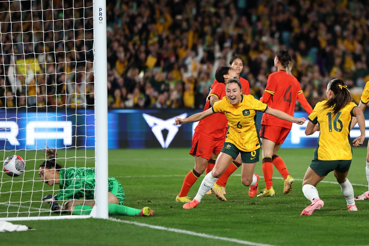 TheMatildas's tweet photo. This is what it means 💪

Clare Wheeler wasted no time tonight ⏰

#AUSvCHN #Matildas #TilItsDone https://t.co/DrSMHHsyHM