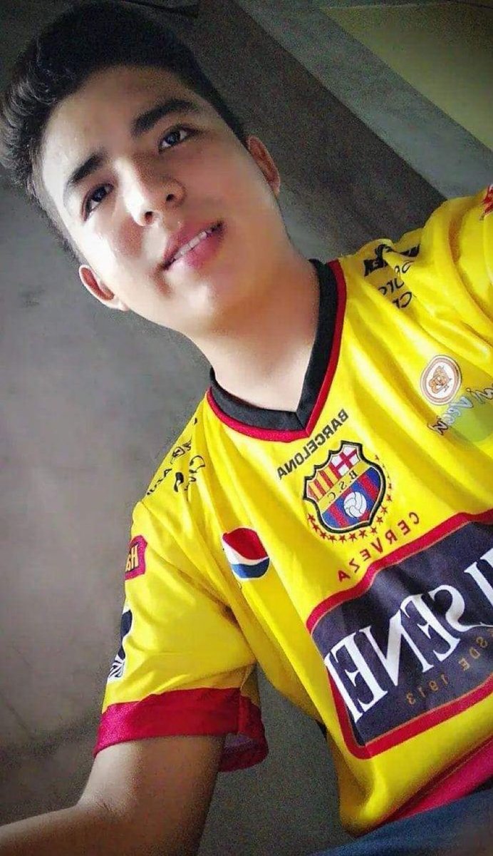 #URGENTE 
Suben a 3 los fallecidos debido al tiroteo ocurrido en un circo en la ciudad de Manta 
La nueva víctima es Steven Leandro Mendoza Reyes de 24 años de edad.
El hombre acudió al circo junto con su esposa y perdió la vida hoy en la madrugada