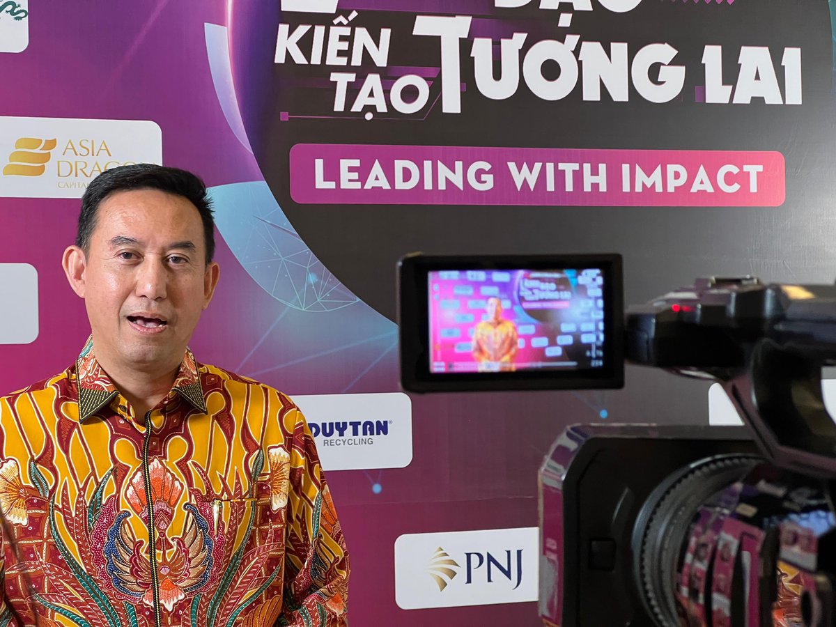 Agustaviano_S's tweet photo. Indonesian Consulate General in HCMC contributed and participated at HAWEE Leader’s Forum 2024 (30/6)
Leading with Impact (Vision - Synergy - Sustainability)
Women plays an important role in development.
#IndonesiaVietnam #women #inidiplomasi #Indonesiamaju #iwapi #kjrihcmc https://t.co/9nYYXi0JKr