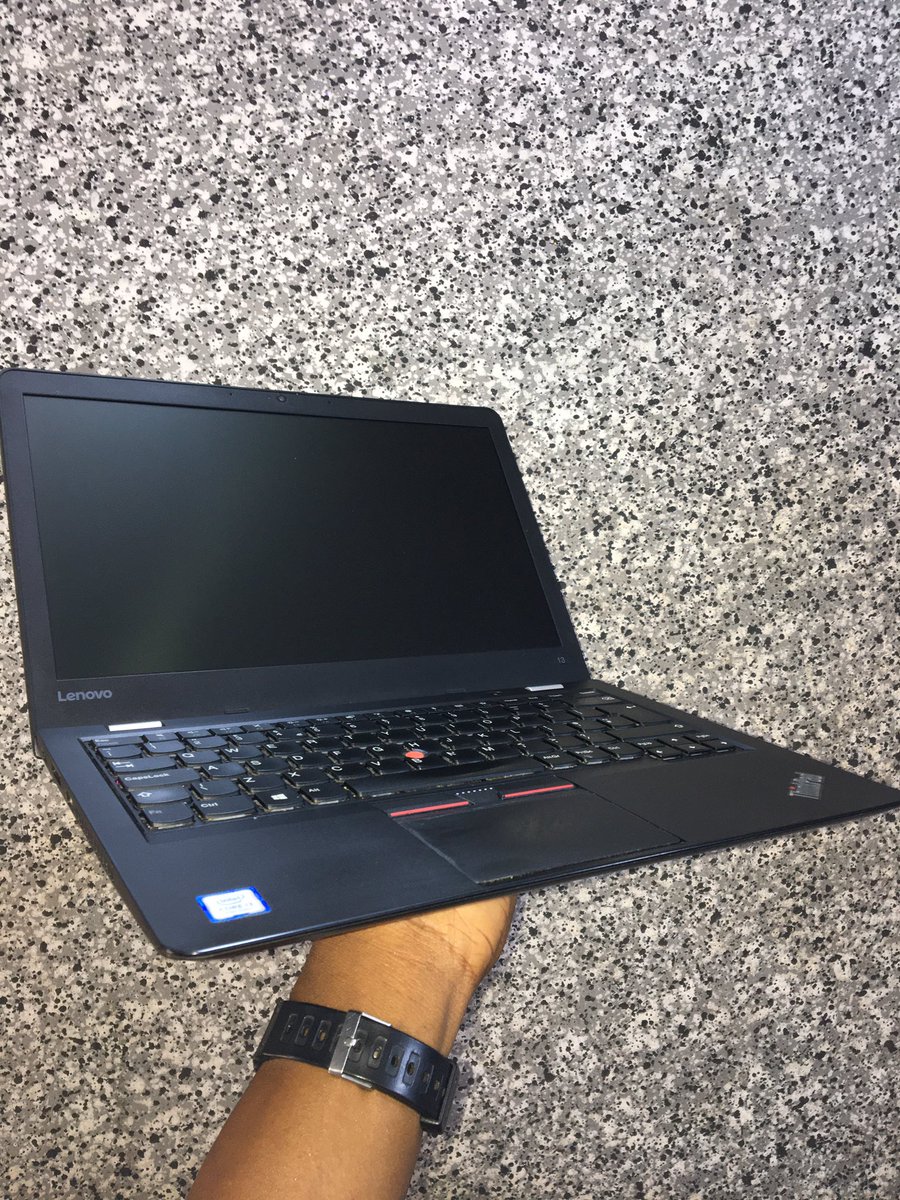 StoicGadgets's tweet photo. US🇺🇸 used Lenovo Thinkpad 13 (13.3”)
Intel Core i3
Windows 10/11
128gb SSD 
4gb Ram (PC4)
Good battery backup ✅
Webcam
Bluetooth https://t.co/JJNwQ6Lu1e