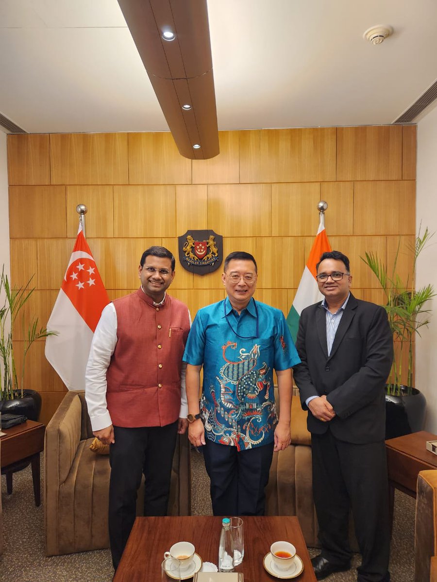SGinIndia's tweet photo. Happy to meet with Mohamed Irshad and Neelesh Gore from @TCS earlier today. Lots of exciting work in Singapore in areas like AI, Cybersecurity and Quantum. Look forward to deepening our partnership! @irshadsg https://t.co/c4MJS19Zhb