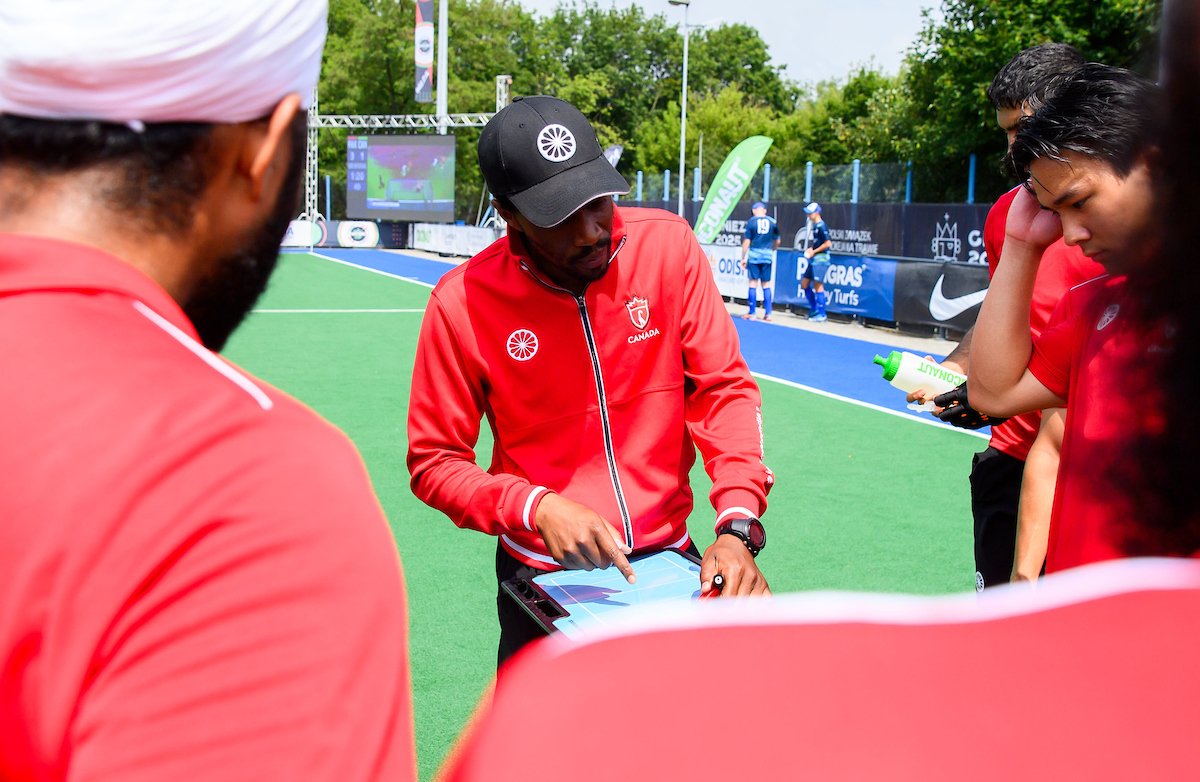 FieldHockeyCan's tweet photo. Canada's Sean Davis opens the scoring but Pakistan has a powerhouse third quarter to defeat Canada 8-1 in second round action at the Nations Cup. Canada closes out pool play against Malaysia on June 5. https://t.co/gWrdCS75dG