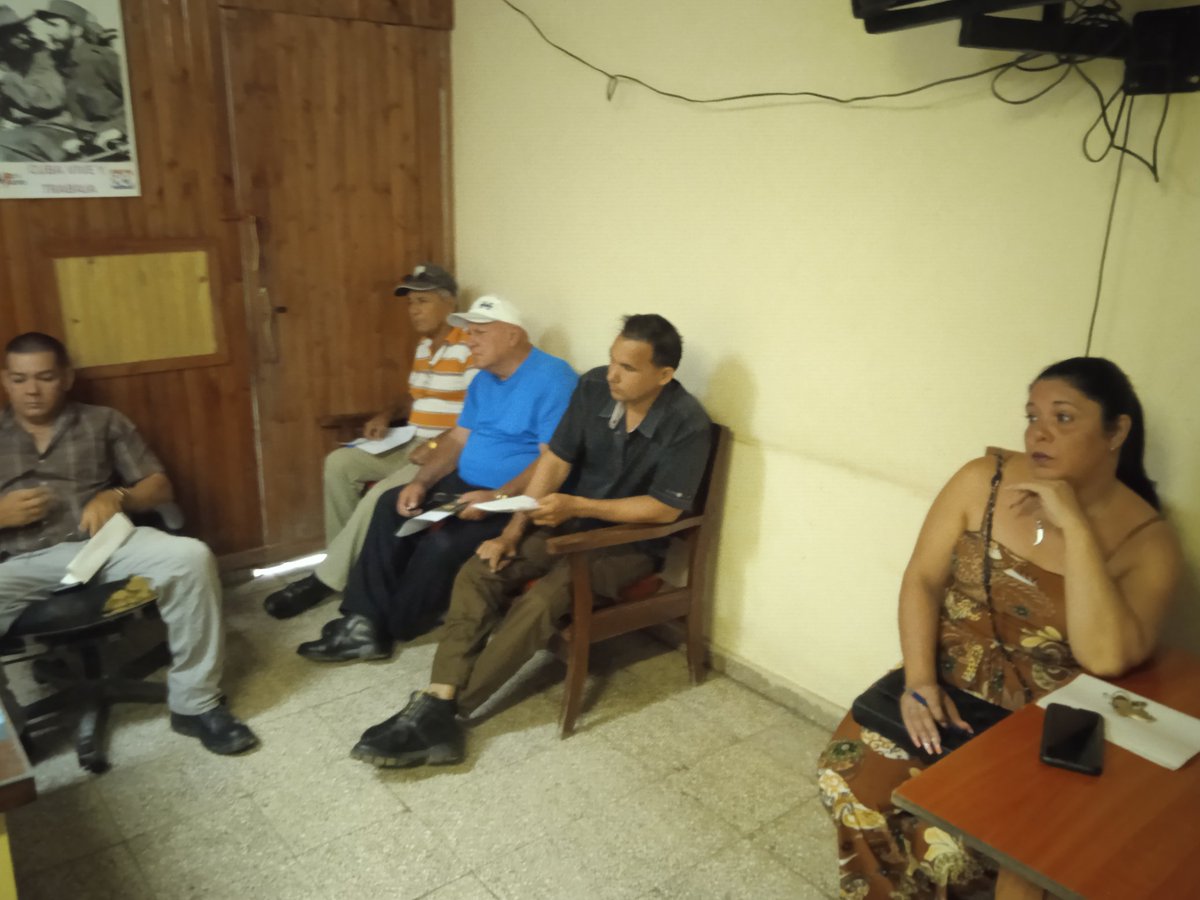 Se desarrolla reunión operativa en la empresa #EAALopezPeña para puntualizar las tareas de la semana.
#azucareros
#vamospormás
#JuntosXCuba