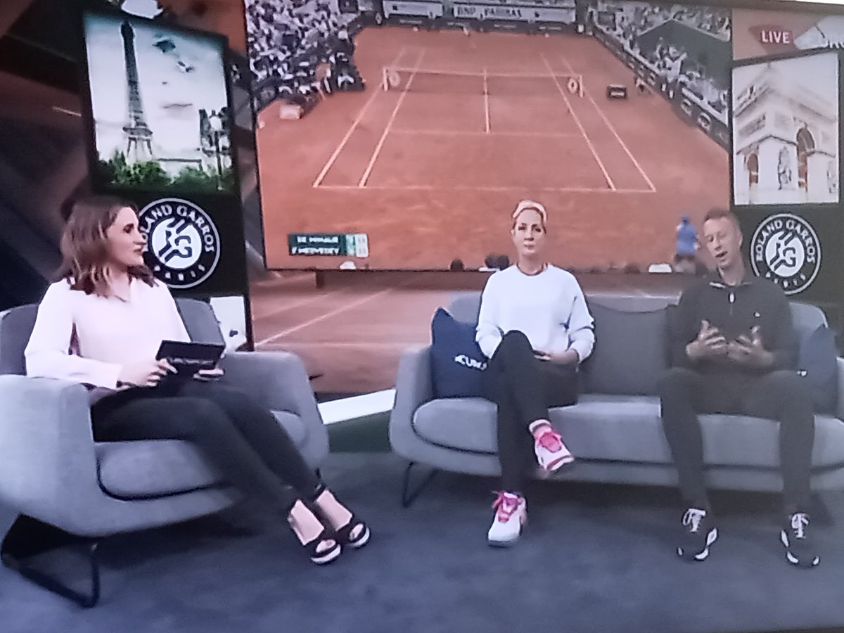 Mentaltrainer1's tweet photo. Viele Spieler klagen bei den #FrenchOpen über #Nervenschmerzen in #Armen und #Beinen. Ja diese #COVID #Impfung hat genau auch dieses Ziel, die vielen #Nebenwirkungen. Ob es jetzt Nerven im #Gehirn sind oder die in der #Muskulatur. @kleopatra2009 @lebenskraftraum @Rainer_Wiedey https://t.co/Hf2gddn9nZ