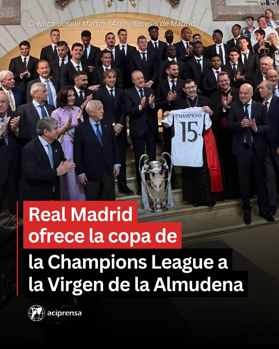 Tras vencer al Borussia Dortmund por 2 a 0 en la final de la Champions League en Londres el sábado 1 de junio, el <a href="/realmadrid/">Real Madrid C.F.</a> llegó este domingo, en la fiesta del Corpus Christi a la Catedral de la capital española para ofrecer el triunfo y la copa a la Virgen de la Almudena,