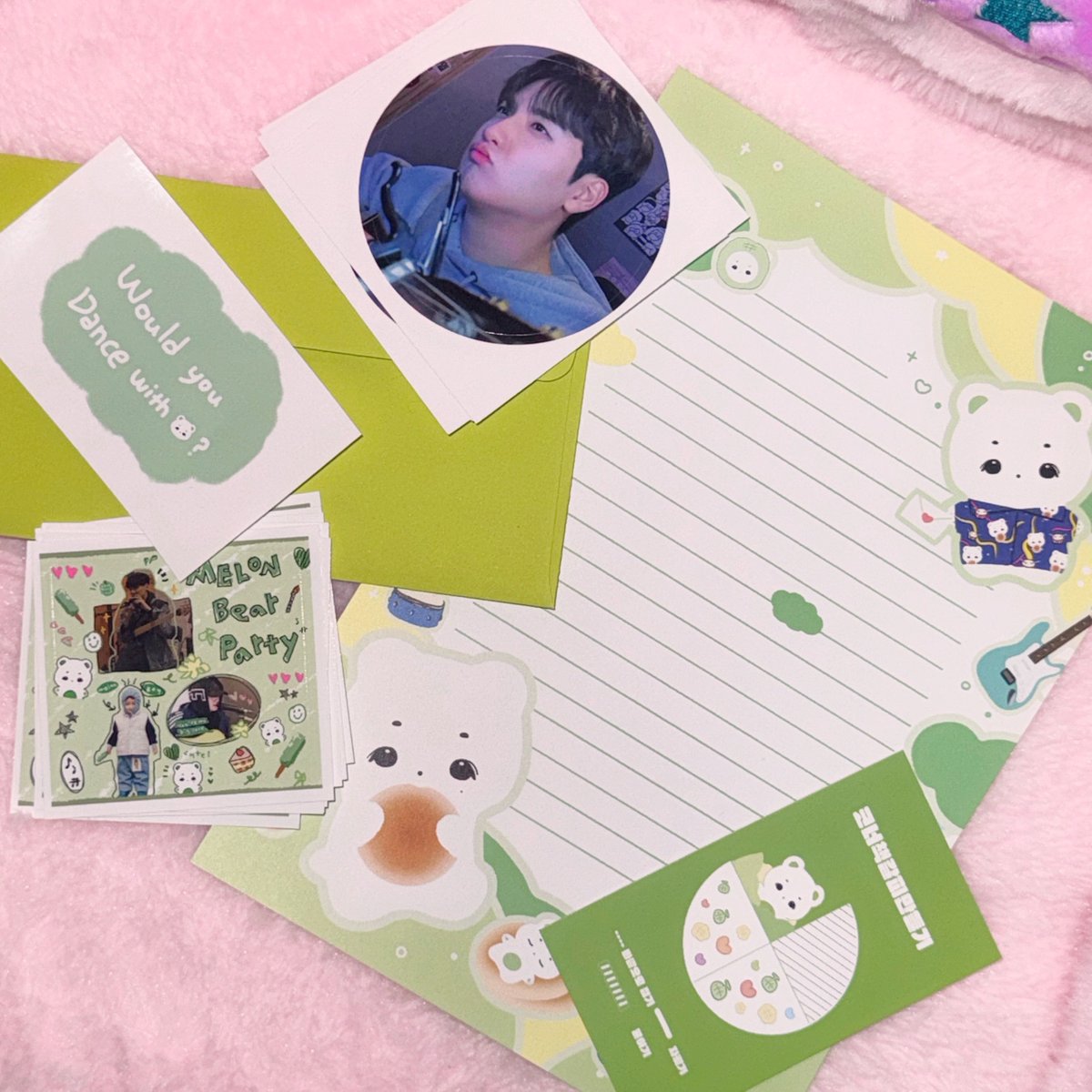 Mymelonbear's tweet photo. 𝗠𝗲𝗹𝗼𝗻 𝗕𝗲𝗮𝗿 𝗣𝗮𝗿𝘁𝘆

특전 통신판매 폼 입니다 ⤵️🍈

https://t.co/dg9I0lqJ68

#루시 #LUCY #신광일
#MelonBearParty https://t.co/9QDbfTcrgd