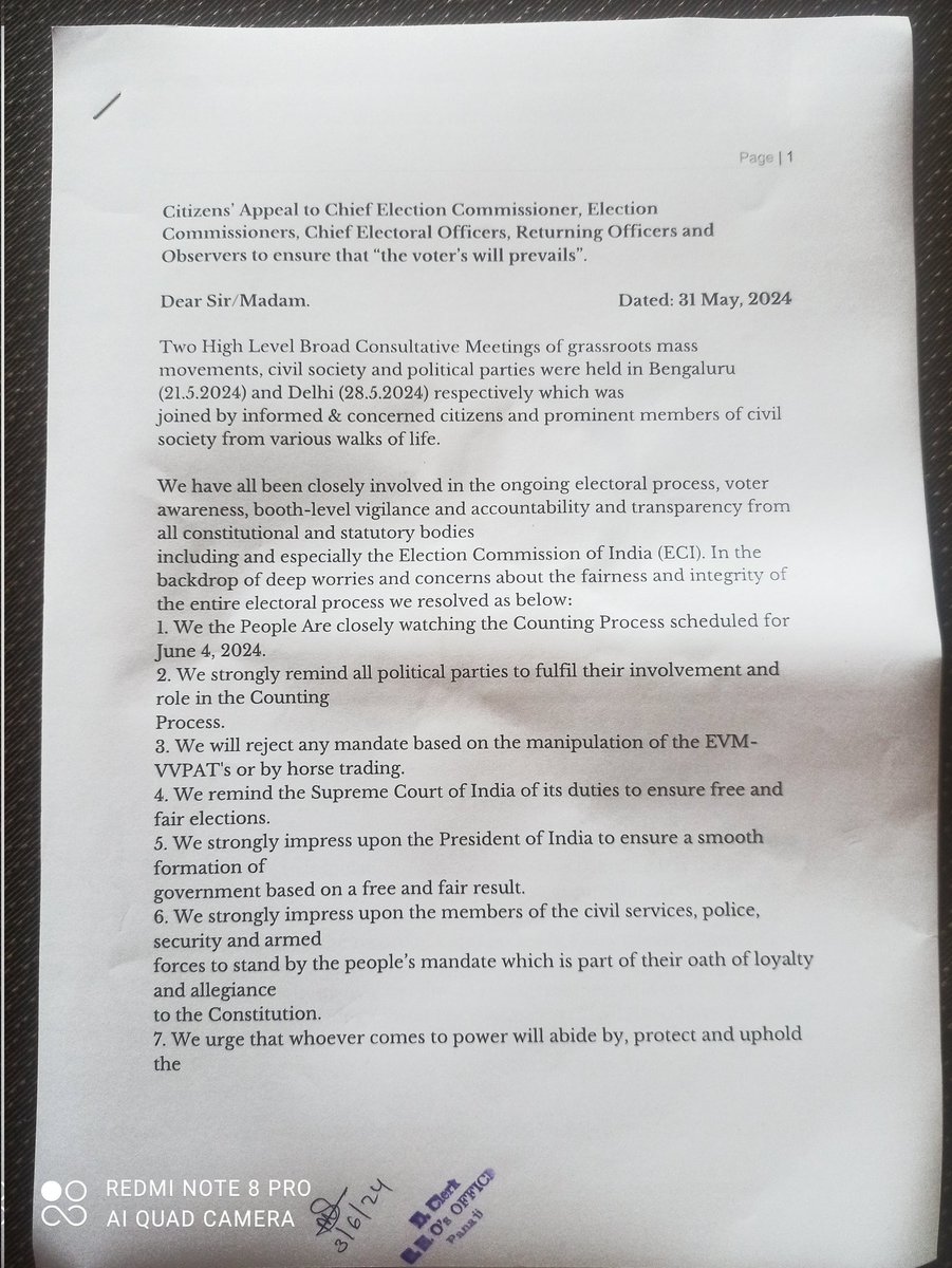 DevsurabheeJi's tweet photo. Members of @WUGUtthat read aloud this letter in front of the media today and submitted the same to remind the Chief Election Commissioner, Election Commissioners, Chief Electoral Officers, Returning Officers and Observers to ensure that the Voters' Will prevails.
#WakeUpGoa https://t.co/gamS8k5MgQ
