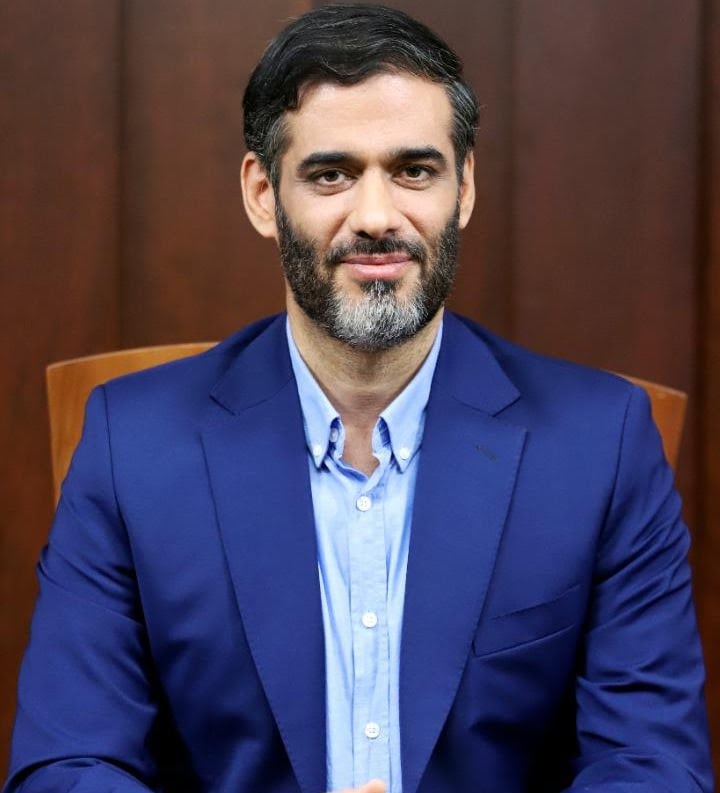 m_bh788's tweet photo. نشون دادی برخلاف دروغگویان فاسد نه حب قدرت داری نه حب دیده شدن، مملکت کسانی مثل تو میخواد در آینده که فقط برای مردم کار کنند و حافظ بیت المال باشند نه مثل چشم سبز های فاسد غارتگر بیت المال
#سعید_محمد
#هوایی https://t.co/SMSNVBoDqE