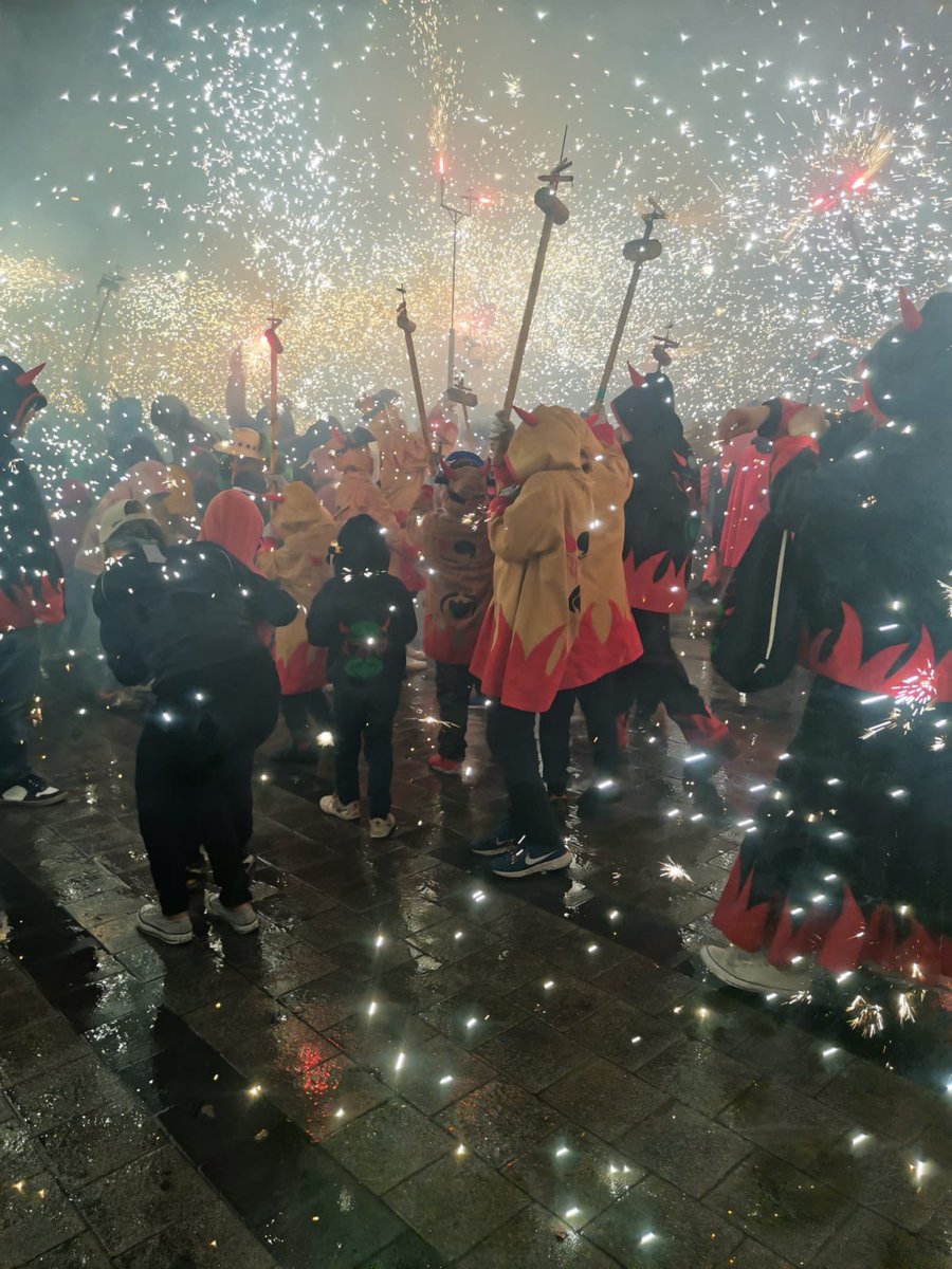 Diablesses i Timbaleres d’Itaca 🔥🥁 tweet media