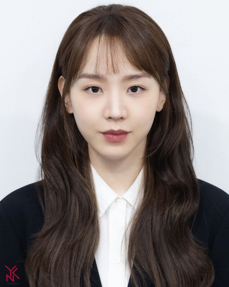 •kdm• Spill aktor/aktris (selain chungmuro) yang kualitasnya sangat trusted sampai orang sering bilang “Kalau dia yang main gue pasti nonton karena dramanya selalu bagus.”

Me first: Shin Haesun