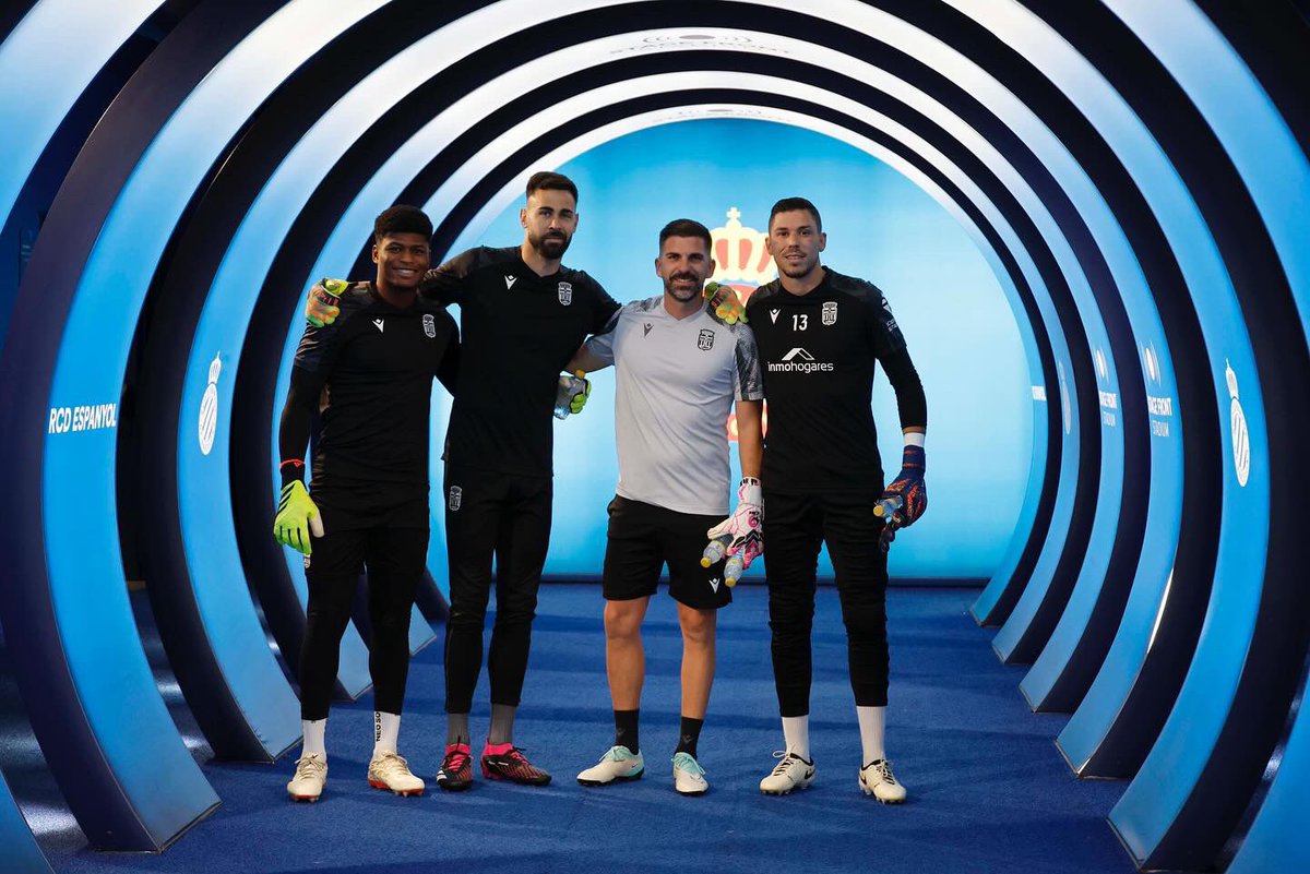 ⚽🔚   2️⃣3️⃣/2️⃣4️⃣ 
Finaliza una temporada durísima con el objetivo cumplido ✅
Retos deportivos, crecimiento personal y momentos inolvidables.
Gracias a mis porteros por confiar en mí.
Ahora toca reponer pilas y volver con más fuerza a los nuevos objetivos 🎯 

Siempre Efesé ⚪⚫