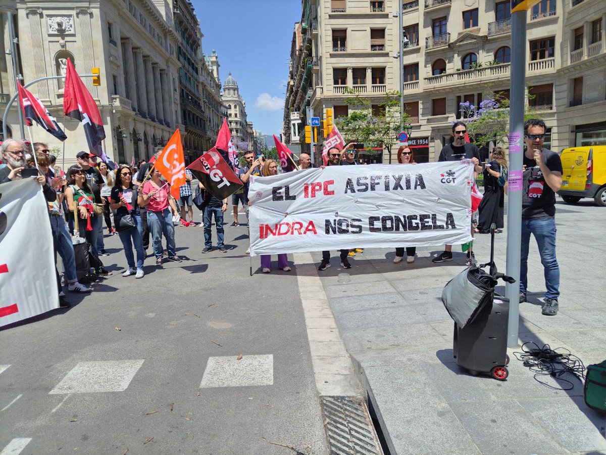 cgtindrabcn's tweet photo. Solidarizándonos con la gente en huelga de @DXCspain que piden lo que es justo y nos muestran el camino a seguir al resto @IndraCompany / @minsaitbyindra https://t.co/3eJOYlkKT3