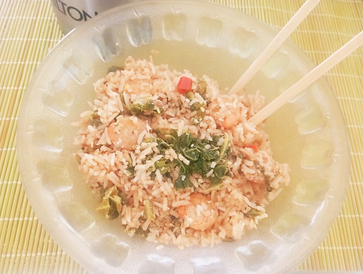 Gringots_Goblin's tweet photo. Fried Rice is the tastiest, easiest and quickest  dish during a super busy day.
This one has kale prawn mushrooms garlic and a generous amount of gondhoraj lime (kafir/myrrh lime ) juice. 
#GrannysKitchen https://t.co/29TED2F21O