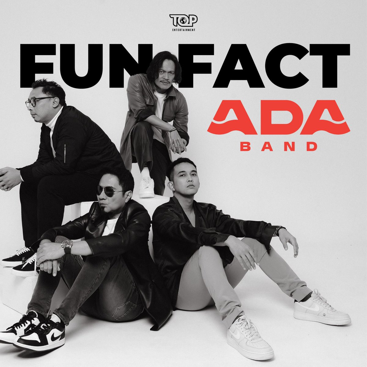 top_idn's tweet photo. Kalian tahu gak sih, sebelum nama Ada Band dibuat ternyata nama band mereka adalah  B to 90’s. Katanya nama ini mereka gaungkan saat lagi ada acara di radio Prambors, Jakarta. 

Kenapa diganti jadi Ada Band ya? 🤔

#heroesisback2024 #gymclassheroesliveconcert #Topentertainment https://t.co/RhTfioeLvM