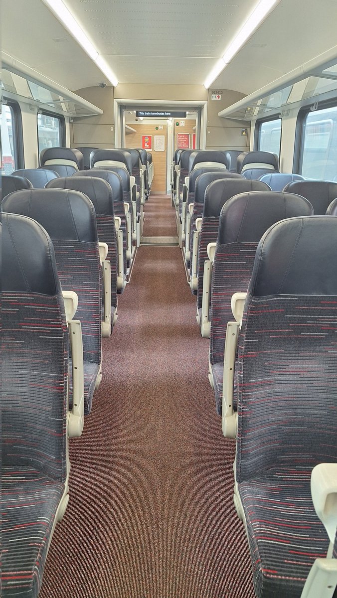 RobJaco12086661's tweet image. @greateranglia first trip on a class 755 this lunchtime . 2P22 Norwich to Gt Yarmouth on board 755410, nice and clean and looks quite a tidy little train,hoping for a smooth journey #class755 #traintravel
