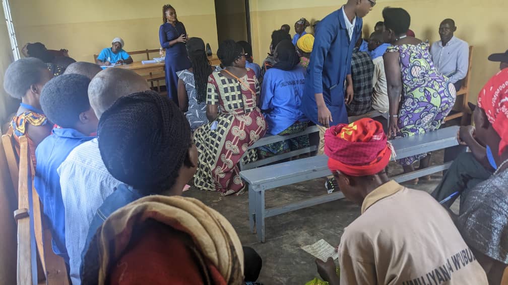 CBPCRwanda's tweet photo. Last Friday, we met with 72 #CHWs from #Shyorongi Health Centre led by dedicated  leader #Felicite, where we discussed the services we bring to the community and their role in ensuring the success. Thanks to #Shyorongi HC's administration for their unwavering support. https://t.co/d0DEzlFAlA