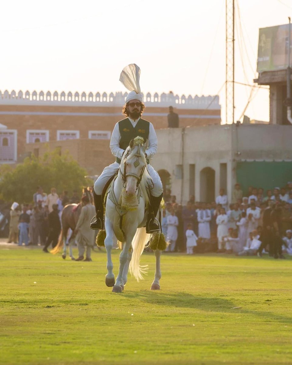 Honourable #SahibzadaSultanMuhammadAli Sb 
Horse: Dur e Nilgoon, son of White Diamond.

#SultaniaAwanClub #TentPegging #Horse #culture #HorseRiding #pakistan