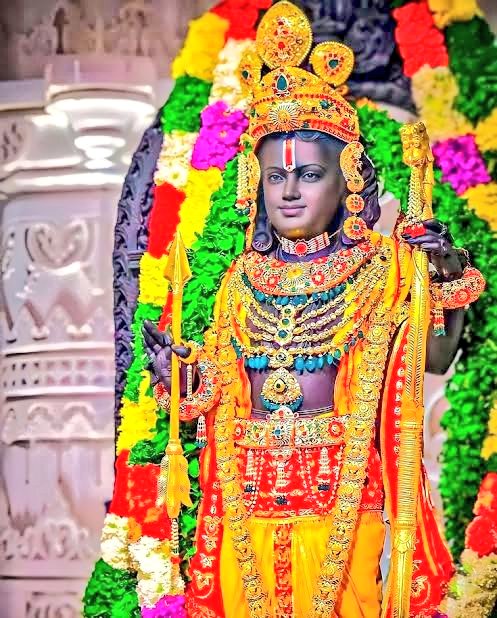 नमस्कार अमिताभ जी, जय सिया राम, जय श्री राम 🚩🙏🏼⚘ आपका ट्वीट और वह अद्भुत वीडियो देखकर मन खुश हो गया। इतनी प्रेरणादायक और सुंदर वीडियो को हमारे साथ साझा करने के लिए हृदय से धन्यवाद। आपका सोशल मीडिया के माध्यम से हम सभी से जुड़ना अत्यंत सराहनीय है। आपके प्रति हमेशा आदर और