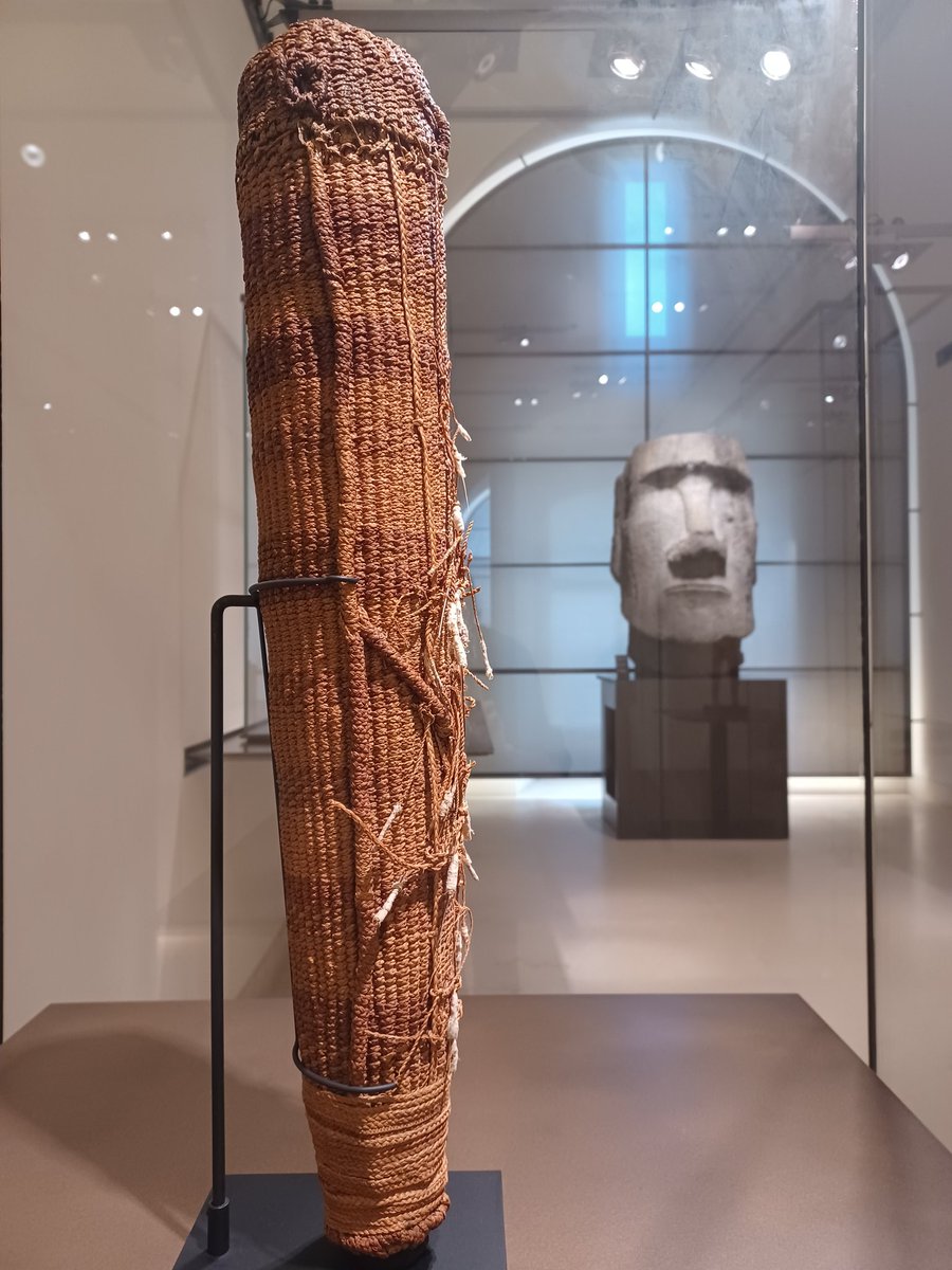 Finally saw at the Pavillon des Sessions, Louvre, this intriguing 'sculpture tahitienne' from the Society Islands. The only LMS object in Paris museum collections. Such a spectacular &amp; very special basketry in coconut fibres &amp; tapa, which is believed to contain a holy essence