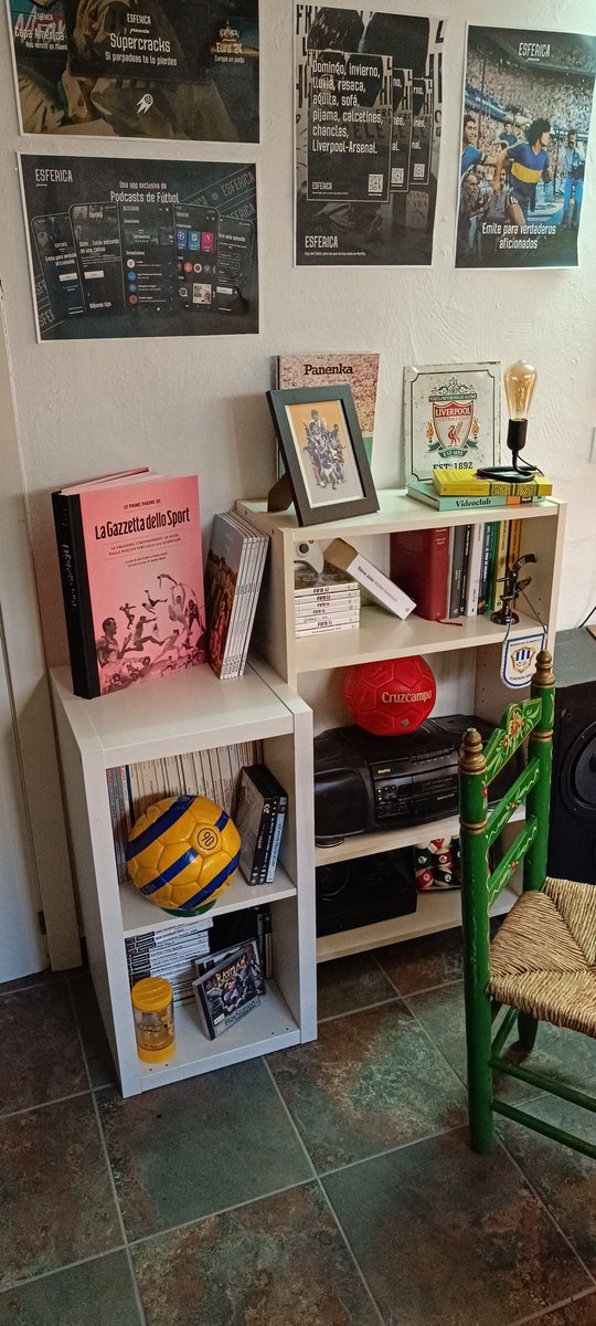 Menos activos aquí porque hemos estado planteando un set para hacer video.

Ni idea de diseño de interiores, pero ok.

 🚬