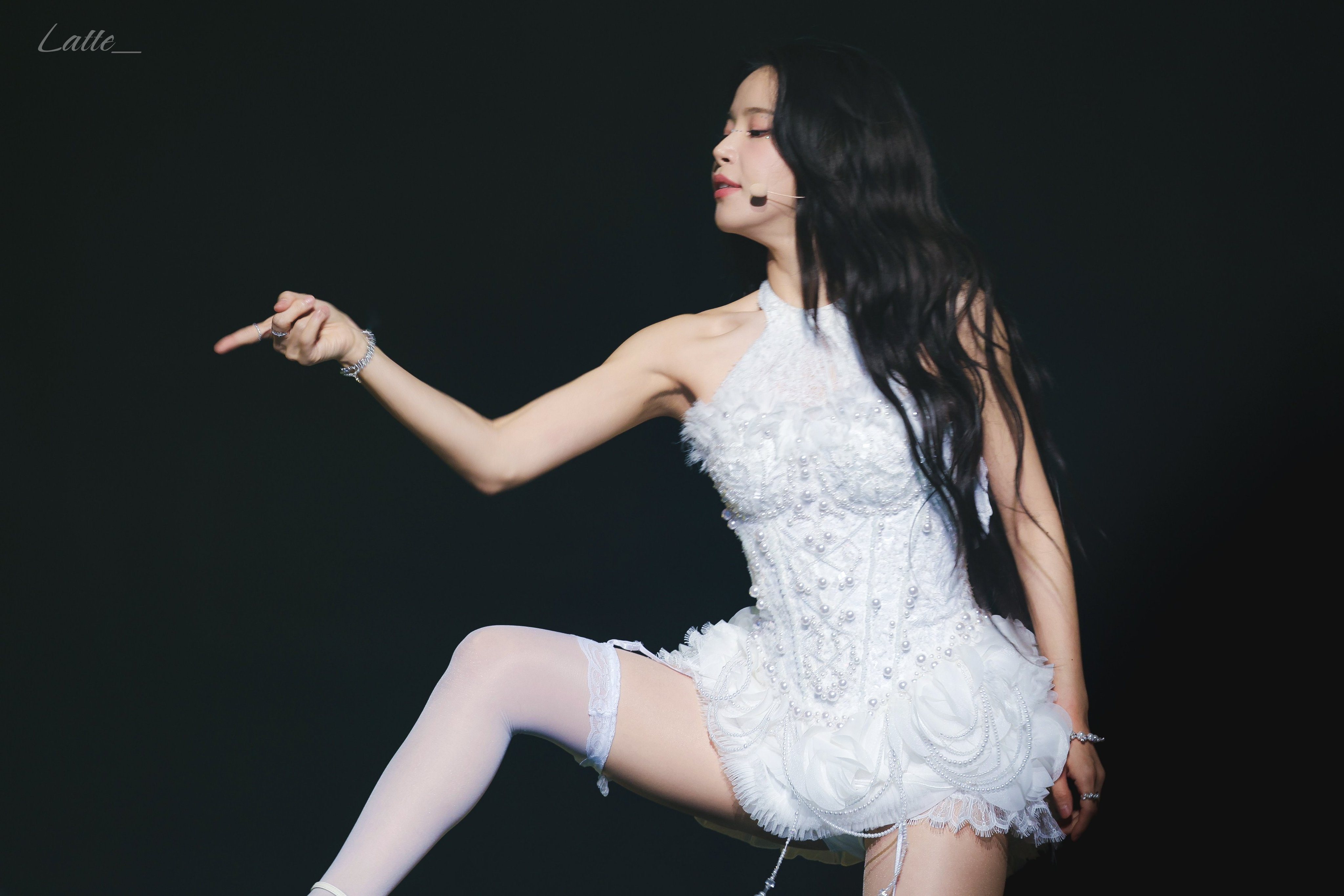 GPJinHCX0AAqREc?format=jpg&name=4096x4096