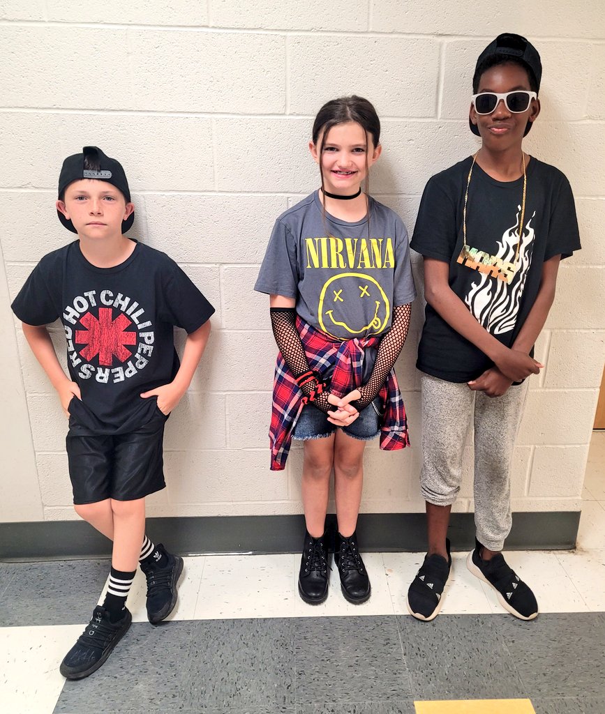 Brannenwiseowls's tweet photo. Let 90s day 2024 begin!!! #angeloakes https://t.co/ozVmsAe6fQ