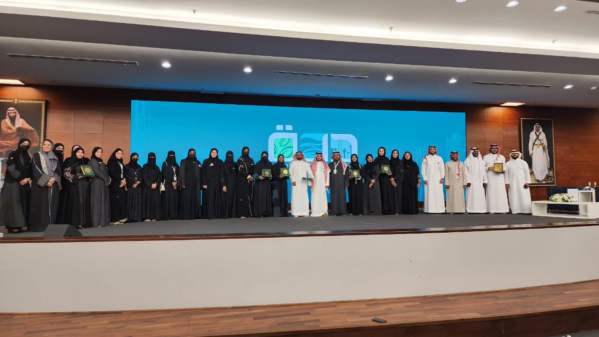 AlAhyaaJED's tweet photo. يحدث الآن 
برعاية وحضور صاحب السمو الأمير/سعود بن عبدالله بن جلوي
محافظ جدة
تشارك جمعية مراكز الأحياء في حفل تكريم شركاء النجاح بمناسبة حصول مدينة جدة على شهادة الإعتماد العالمية كمدينة صحية من قبل (WHO)
والذي أُقيم 
بجامعة الأعمال والتكنولوجيا
@JeHealthCity 
@UBT_EDU
@jedgovsa https://t.co/TMJoE7QO9W