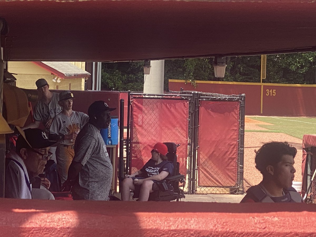 Henry Ullrich tweet media