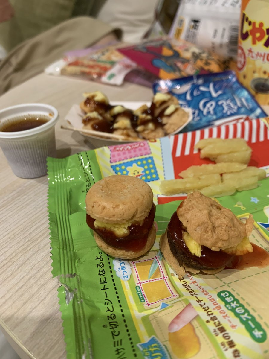 be_kary0626's tweet photo. 深夜に頑張った🐙🍔 https://t.co/nF3JXMkfbr