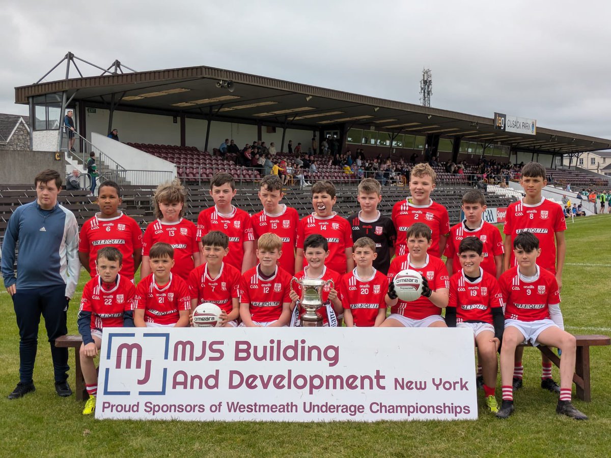 Our U12 Boys wrapped up their league campaign today in Cusack Park against a very sporting St Mary's Rochfortbridge GAA  team.
It was a great contest that had excitement right up to the final whistle. Both sets of players have a bright future ahead and are a credit to their clubs
