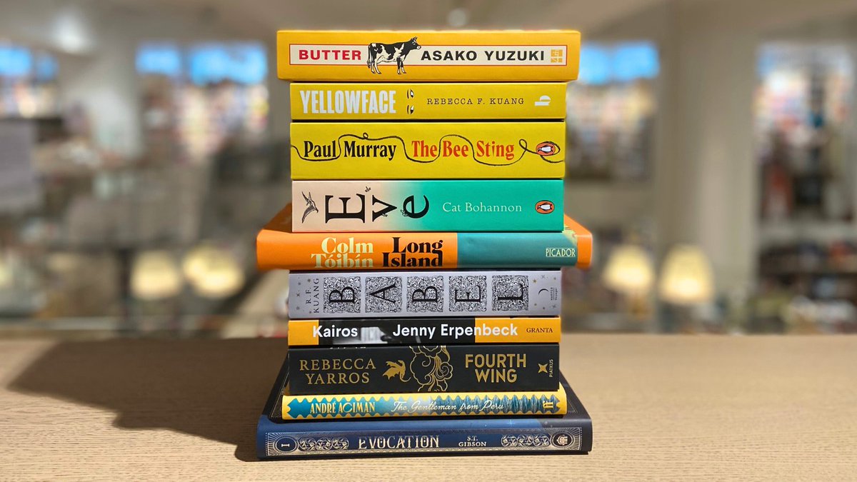 Foyles's tweet image. Happy Monday book lovers! It&apos;s time for this week&apos;s Charing Cross Road TOP TEN, featuring:

Butter by #AsakoYuzuki tr #PollyBarton @4thEstateBooks

Yellowface by @kuangrf @BoroughPress

The Bee Sting by #PaulMurray @PenguinUKBooks