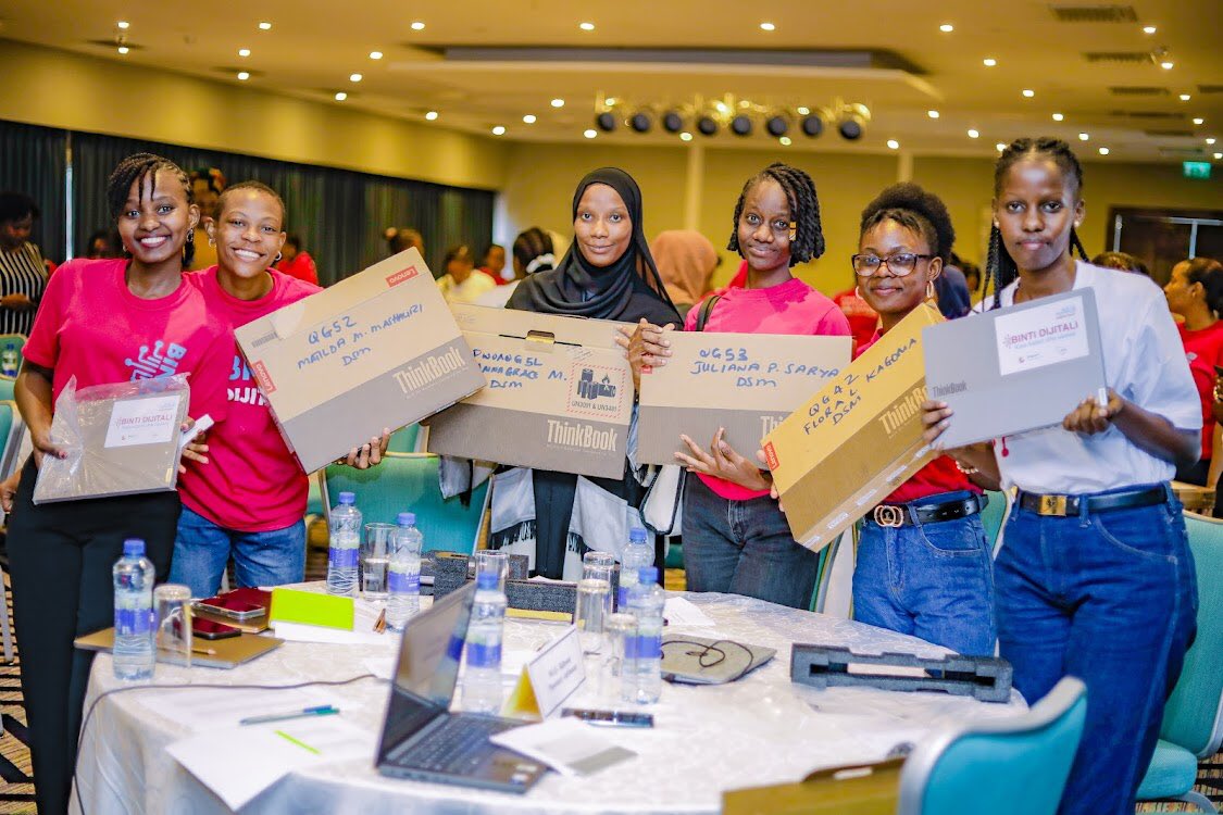 naumu_e's tweet photo. Heartfelt thanks to @UN_Women and the Embassy of Belgium for this generous gift of laptops to Binti Digitali! This support will empower young women with the digital skills they need to thrive. @Dr_DGwajima #Empowerment #DigitalInclusion #AGCCI https://t.co/PU9Yfh757G