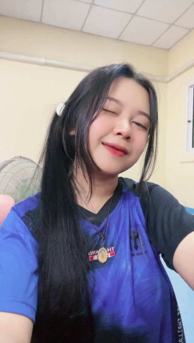 prapaip17735027's tweet photo. ไม่มีหรอกเงินทอง เพราะน้องมันยากจน😄 #ร้อยเอ็ด #สาวอิสาน #รีทวิต🥰 https://t.co/skMg73FJ9h