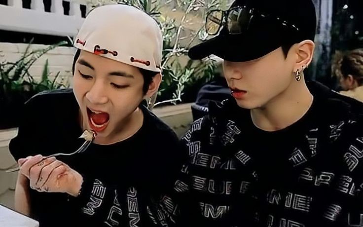 𝔹𝕦𝕟𝕟𝕪𝔹𝕖𝕒𝕣⁷ ꪜᙏ̤̫ ʕ•ᴥ•ʔ ♡ ˊˎ- tweet media