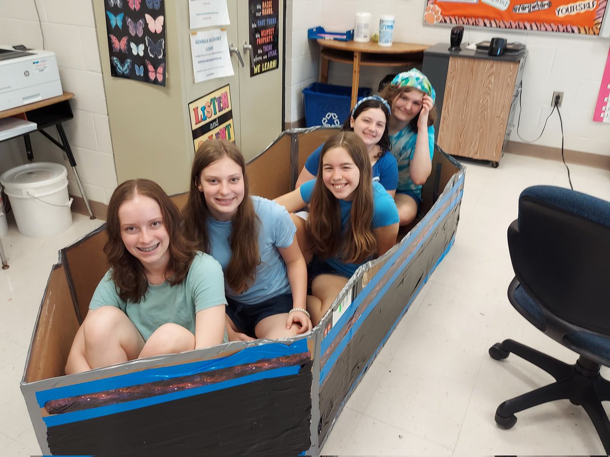 JanetAdamoski's tweet photo. Regatta Day...The High Tides, AAA Batteries, and Gecko Car Insurance groups are ready! Looking good, full of spirit &amp; ready to take the win! #cfms #cfmsregatta https://t.co/l0jSYF5xQf