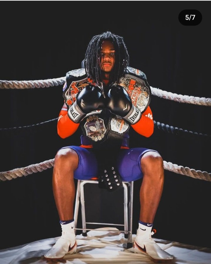 JackSwain100's tweet image. Monarch 25' 4* WR Samari Reed @ReedSamari at Clemson on his OV! #LabelBoyz #manchild @Coach_Davis3 @ConroyWhyte @KingMag58863619 @ChadSimmons_ @JohnGarcia_Jr