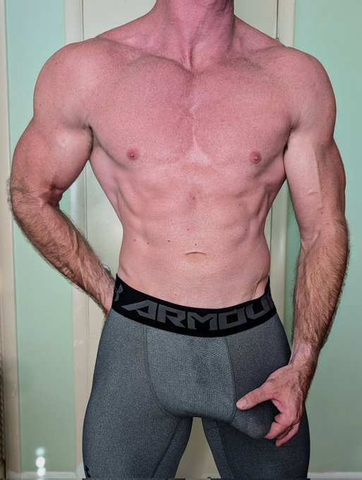 This happens too often when I'm working out https://t.co/fMFWPMs1eZ<a href="/tag/armpitselfie"class="tags"><span>#armpitselfie</span></a><a href="/tag/malearmpits"class="tags"><span>#malearmpits</span></a>