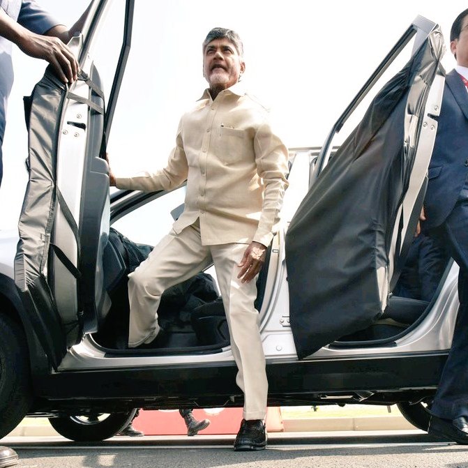 55Vinaykumar's tweet image. CM @ncbn 💯💥💥💥 #CMCBN #tdpwillbeback #tdp