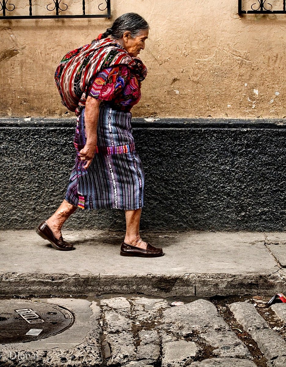 ZapatistaOrg's tweet image. Mujer Maya de Chichicastenango,
municipio del departamento
de Quiché, Guatemala.

Foto: © @dleiva 
dleiva.com
#NuestraLuchaEsPorLaVida
🇵🇸🇵🇸 #PalestinaLibre 🇵🇸🇵🇸
