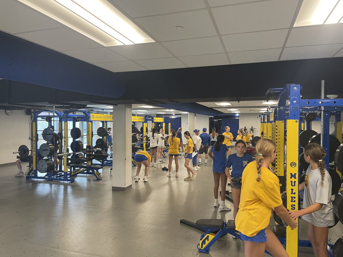 AustinAmaroAHHS's tweet photo. Day 1 of MIT for @AHISDAthletics ! Getting ready for #AHmazing seasons in 24-25. Mules Up! 💛💙 🐴 🆙 @AHISD @coachrittimann @CoachFox8 https://t.co/QYDV0ukpjF
