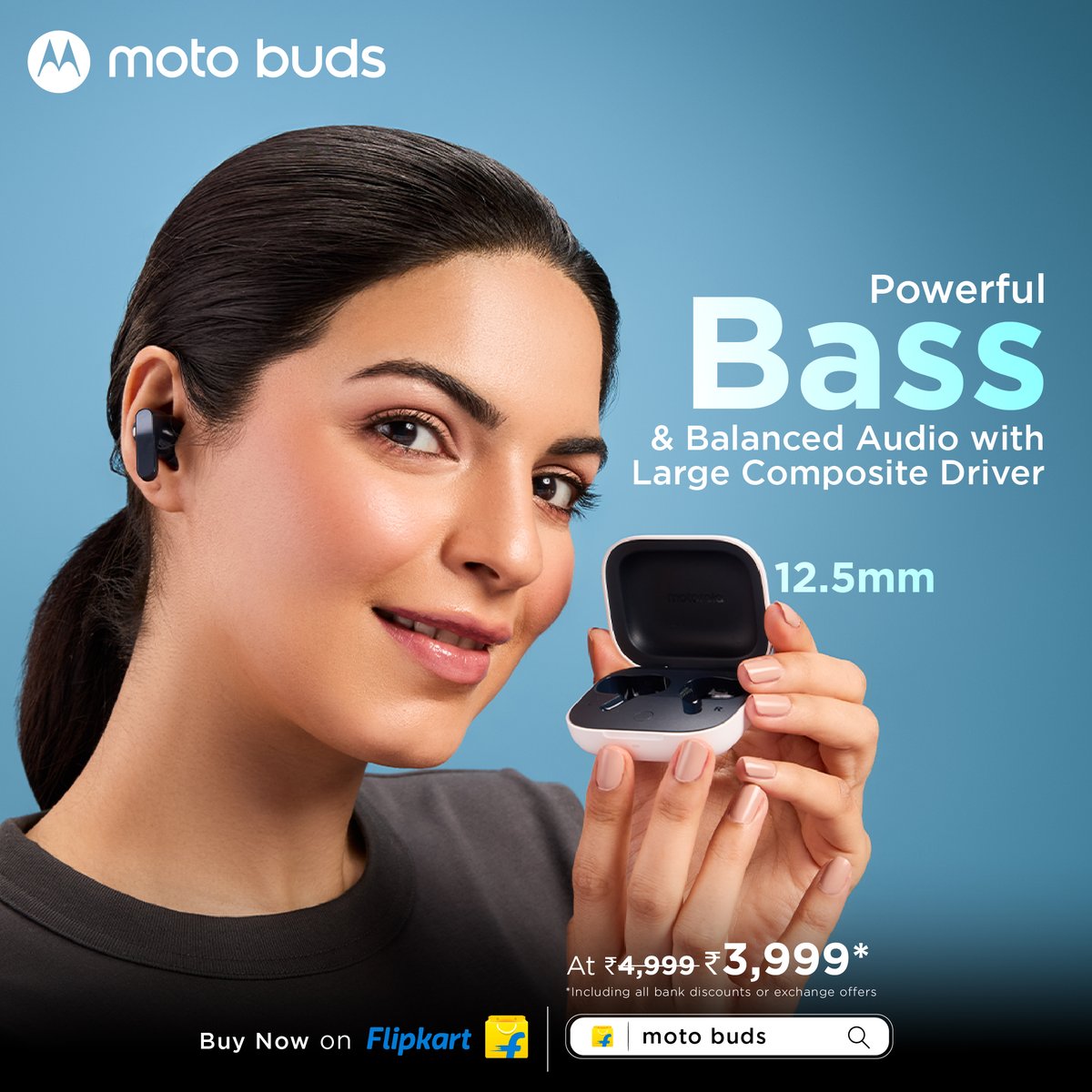 motorolaindia's tweet photo. #MotoBuds boasts a Large Composite driver that not only delivers powerful bass but also ensures crystal-clear vocals. Experience balanced audio that lets you appreciate every aspect of your music.
Starting at ₹3,999*, buy now @flipkart & https://t.co/azcEfy2uaW.
#SoundOfYouth https://t.co/SUEc7z0bOp