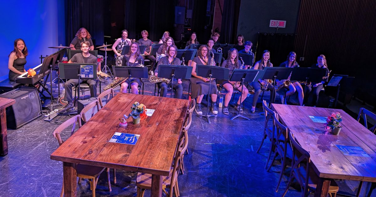 École secondaire catholique E.J. Lajeunesse tweet media