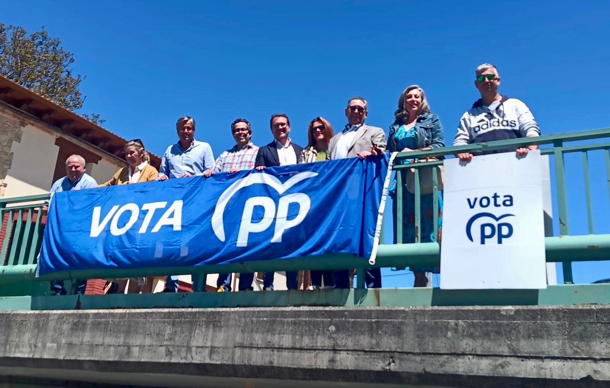 PPopular_Leon's tweet photo. 🇪🇺Para defender al campo.
🇪🇺Para suprimir los impuestos a los jóvenes.
🇪🇺Para acabar con la asfixia fiscal a los autónomos.
🇪🇺Para defender la igualdad de todos los españoles.

El #9J #ToVotoEsLaRespuesta

📷Visita a #Boñar que equipo del #PPLeón. https://t.co/0yFuoDUs50