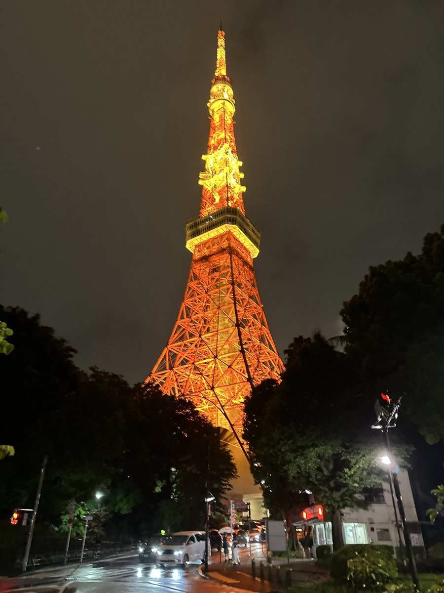 LOOOOOM1031's tweet photo. 東京タワー🗼きれいですね～ https://t.co/3GFwvI7D3v